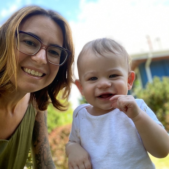 Meet your Posher, Kara - Picture 2 of 2